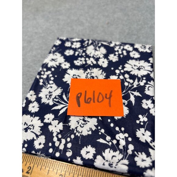 Navy & White Floral Cotton Fabric 18x22" Quilting Sewing Craft Material Fat Quar - Picture 4 of 4